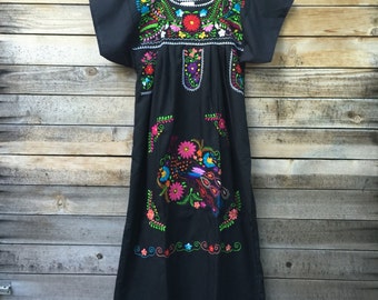 Women's mexican dress - mexican embroidered dress - mexican dress black - black