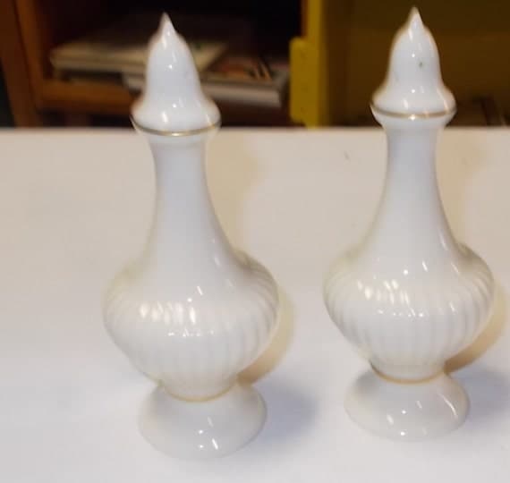 Lenox Salt Pepper Shaker Set Lenox Essex Gold Band Fluted