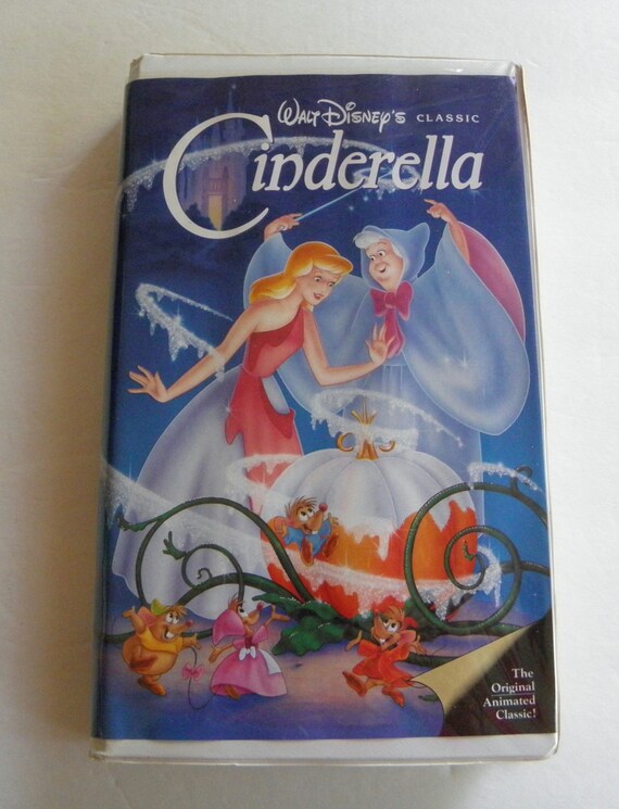 Disney Classics Cinderella VHS Video 1988 Clamshell Case Black