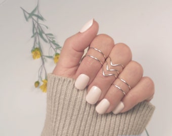 Midi Rings/ Silver Knuckle Ring Set/ Stacking Rings/ Gift for Her/ Set of 7, 3 Chevrons and 4 Bands/ Simple Rings