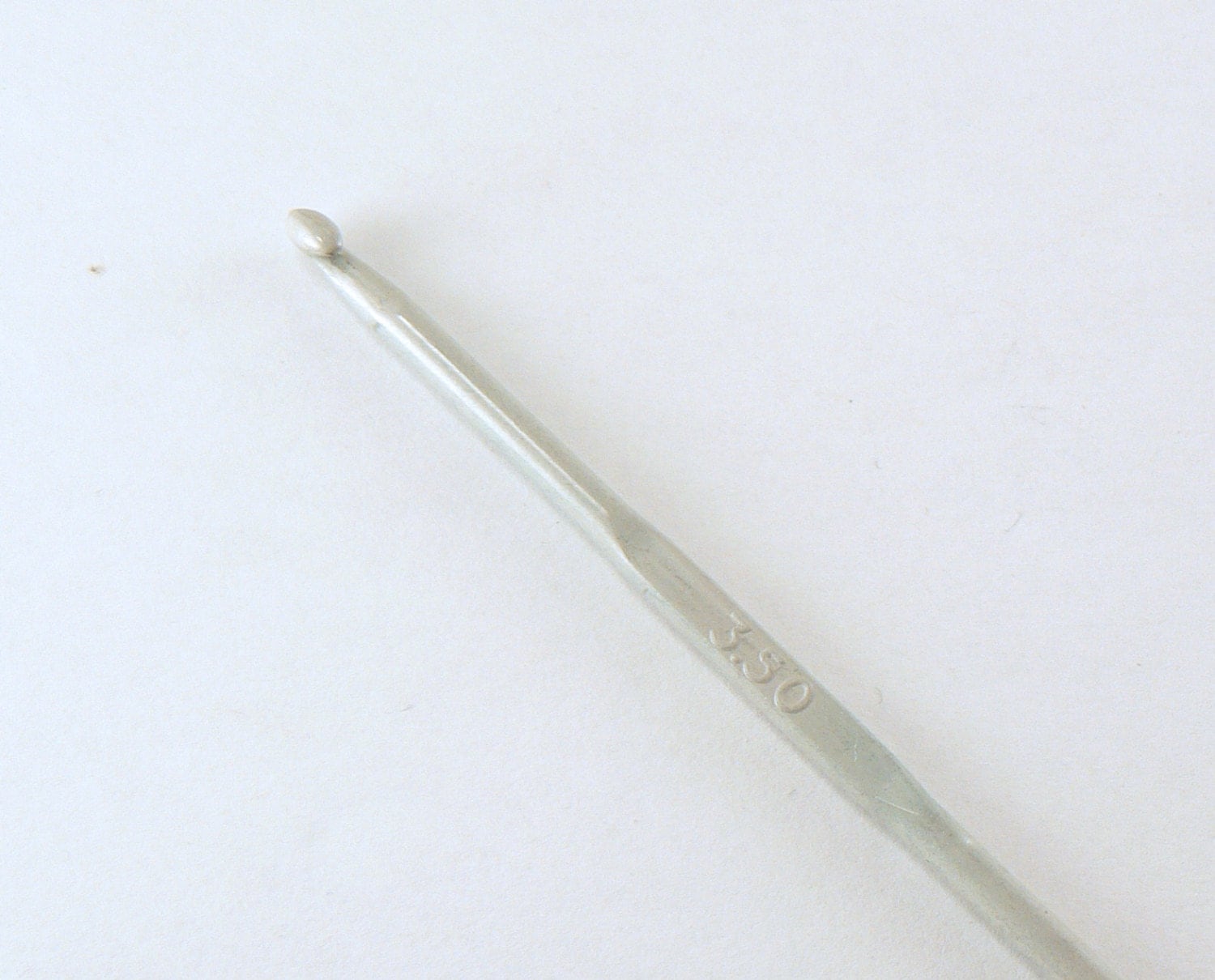 Crochet Hook 3.5 mm US Size E Aero Aluminium Crochet Hook