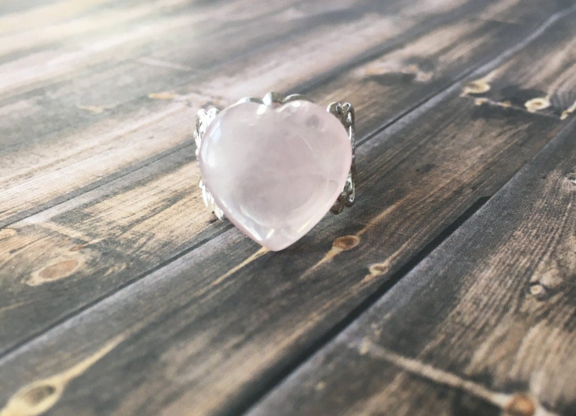 rose quartz heart shaped ring
