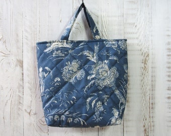 lunchbag made of toile de jouy chinoiserie blue white quilted cotton tote french country style bag for office
