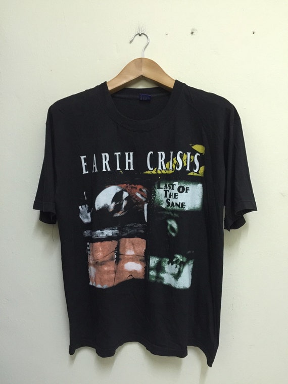 Crisis on infinite earths t shirt