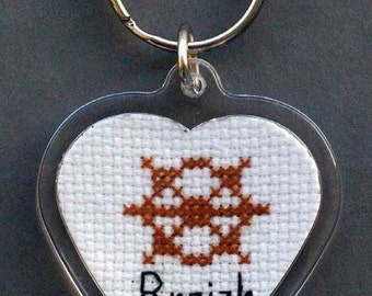 Hand embroidered Breizh spirit heart key chain