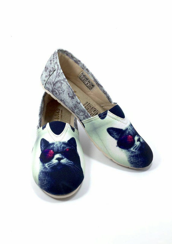 shoes with cats on