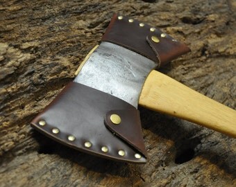 Single sheath double bit axe design