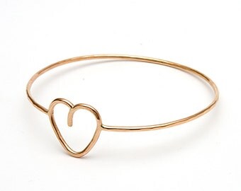 Items similar to Gold Heart Bracelet - 14K Gold Filled Handmade Heart ...