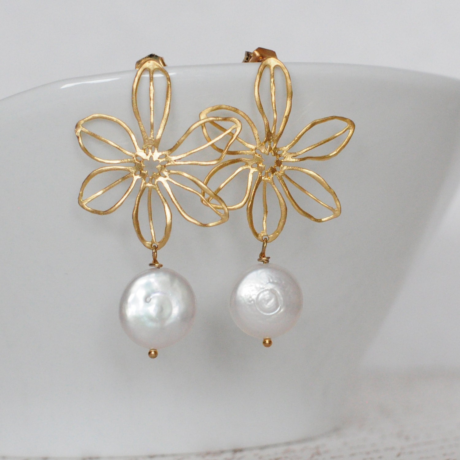 Gold Daisy Pearl Earring Floral Earrings Casual Earrings