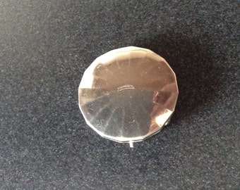 powder compact Yardley with puff. Make up compact.vintage