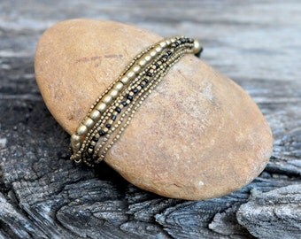 brass bracelet black beads laiton et perles noires