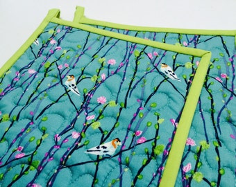 Bird Pot Holders, Quilted Potholders, Fabric Potholders, Set of 2 Hotpads, Gift under 20, Handmade Pot Holders, Petal and Plume Pot Holders
