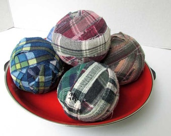 Set of 5 Vintage Worn Flannel Large Rag Balls, Plaid Rag Balls, Home Decor, Table Decor, Pet Balls, Cottage Decor, Vintage Rug Supply