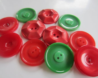 Vintage Buttons - Cottage chic mix of red and green, lot of 11, large size old and sweet(nov 260b)