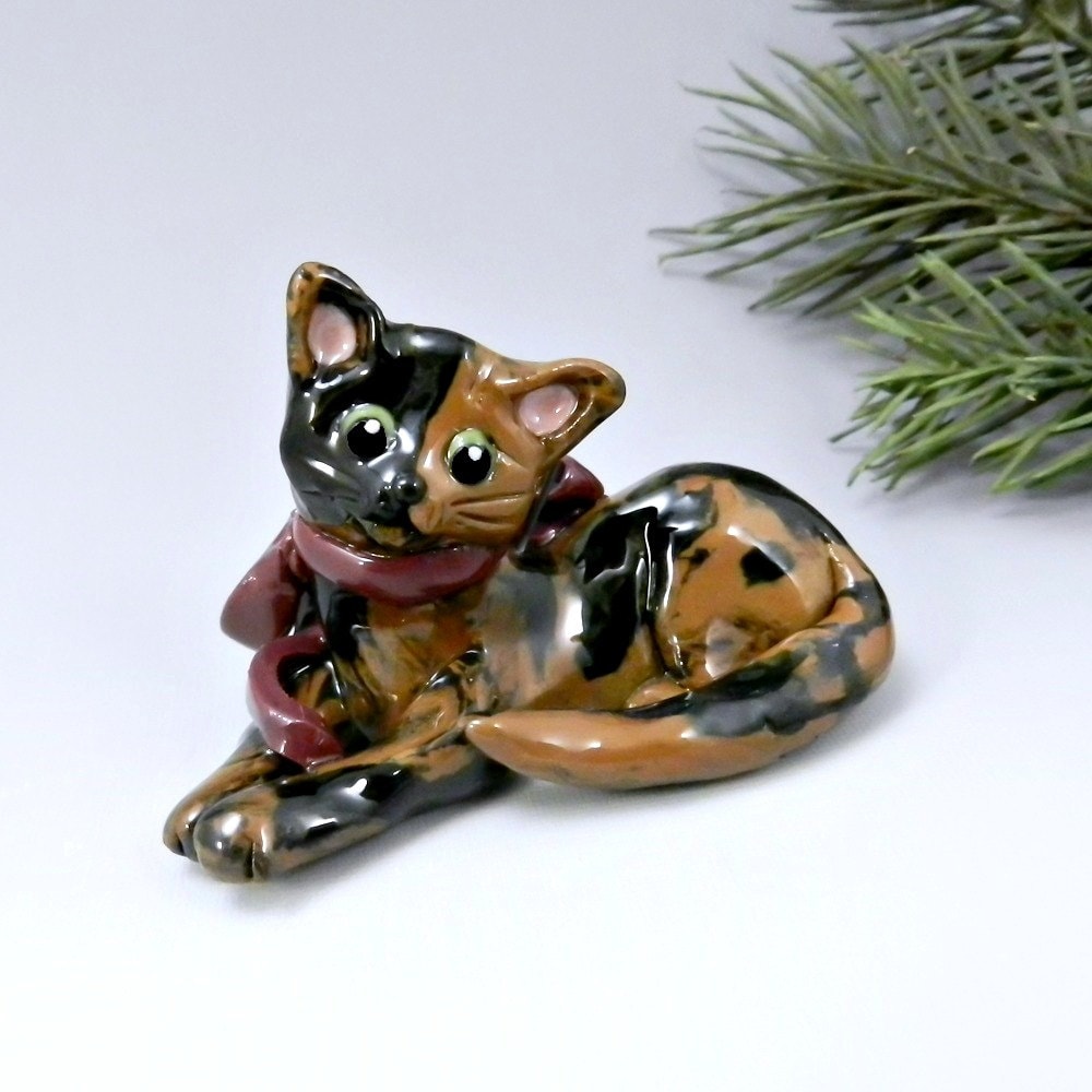 Tortoiseshell Cat Christmas Ornament Figurine Red Ribbon