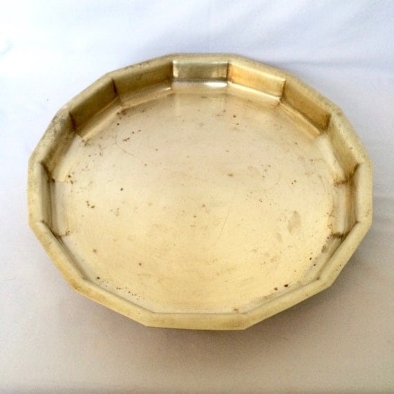 Round Brass Serving tray / Mid Century Brass Tray