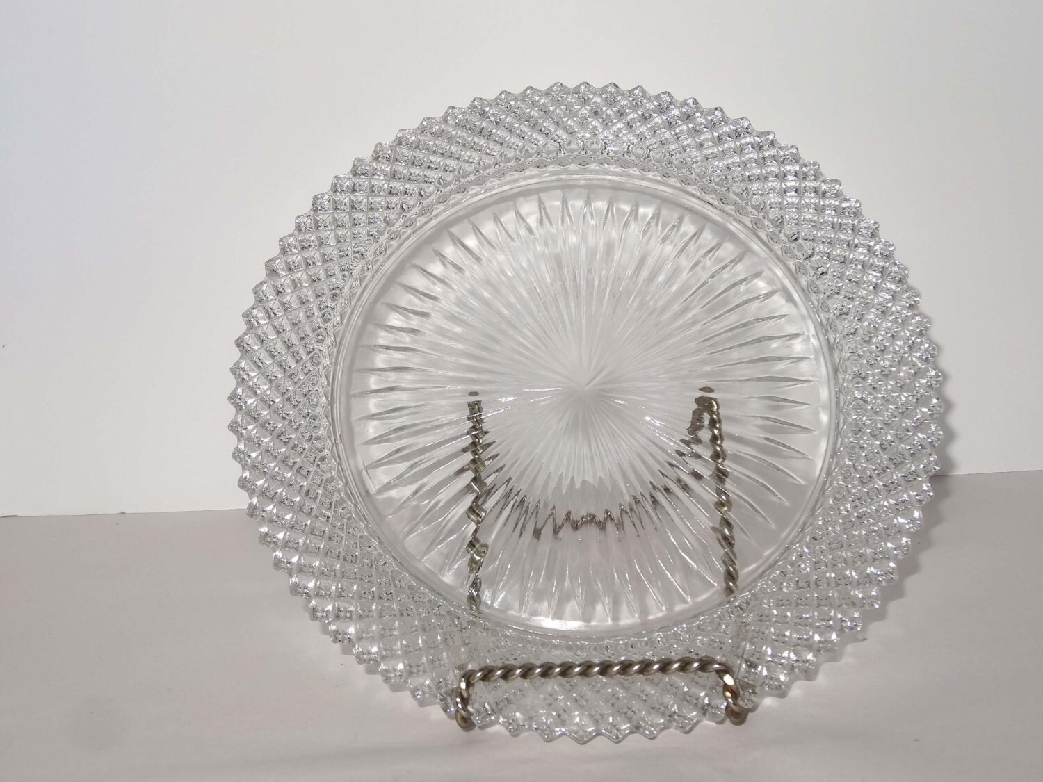 Clear Pressed Glass Serving Plate Home and Garden Kitchen and