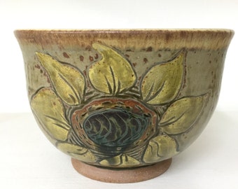 Medium Serving Bowl / Sunflower
