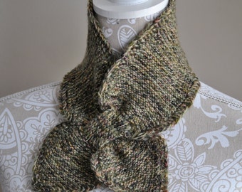 Keyhole Scarf in Borderux