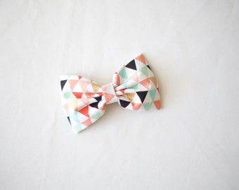 Geometric Colorful Triangles Bow