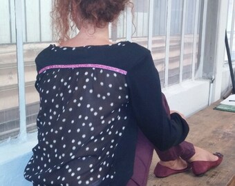Top / blouse in black cotton / voil fabric dots / purple shiny stripe. 03716