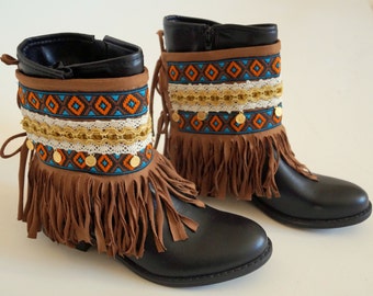 Native American fringe boot covers-Boho boot covers -Gypsy boot cuffs-70' clothing-Hippie boot cuffs-Boot socks-Ethnic boot cuffs