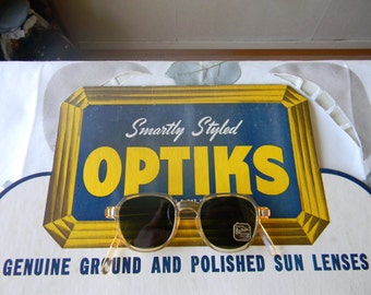 True vintage rare genuine OPTIKS Quadra sunglasses. Made in USA.1940's.nos.New Old Stock