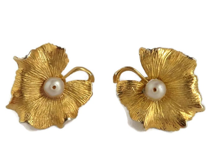 Coro Gold Tone Flower Pearl Earrings, Vintage Floral Screw Back Earrings