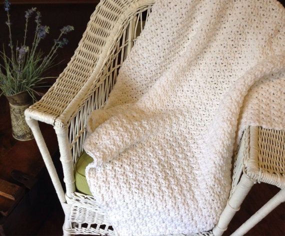 Crochet Pattern//Chunky Throw Blanket - White French Country Throw ...