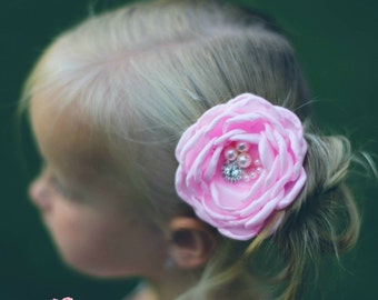 Pink Flower Clip, Bridal Flower clip, Baby Hair Clips, Baby Hair Bows, Wedding Hair piece, Sating singed flower,Hair Bows,Hair Clips