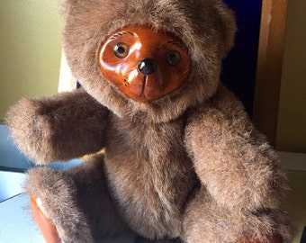 SHERWOOD Robert Raikes Bear, 1985 Applause Bear - Item No. 5452 w/Jointed Arms Legs & Wooden Face Feet