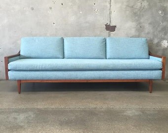 Mid Century Danish Modern Sofa (7JUQ1L)