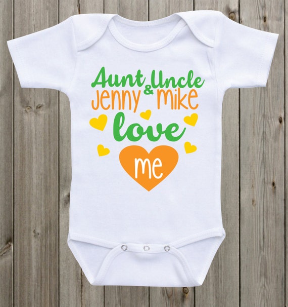 Items similar to Aunt and Uncle Love Me Baby Onesie ® I love my Aunt ...