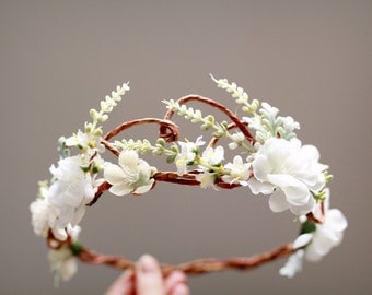 Woodland bridal hair wreath, white flower crown, floral wedding headpiece, flower circlet, hair accessories