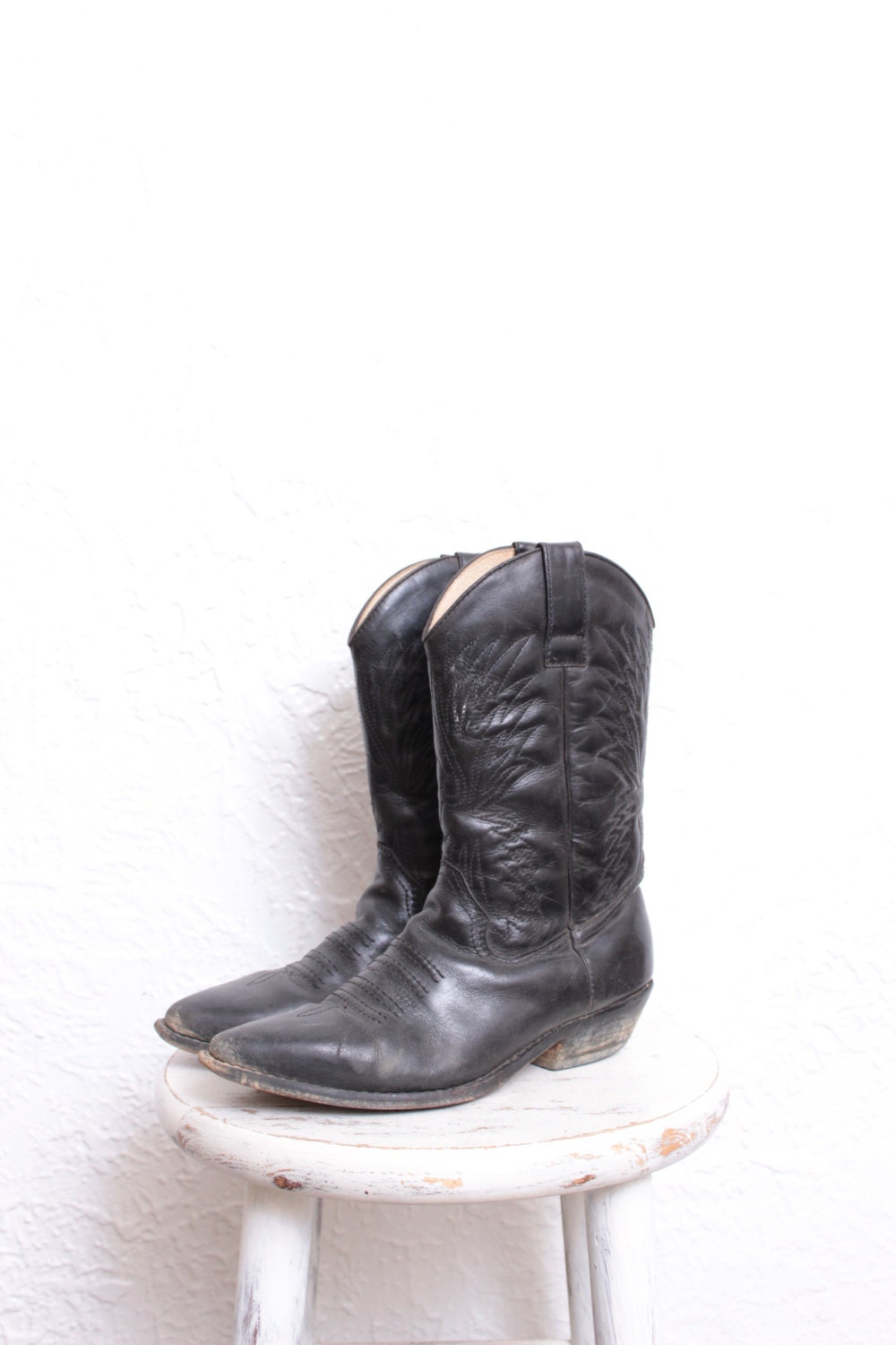 vintage cowboy boots black