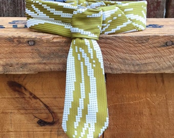 Vintage Tie Collar - Classic - Medium