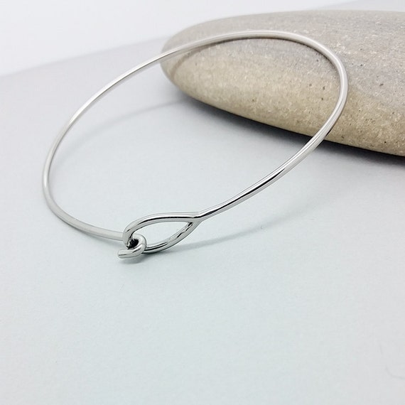 Bangle bracelet with open loop clasp 1.6 mm stainless steel