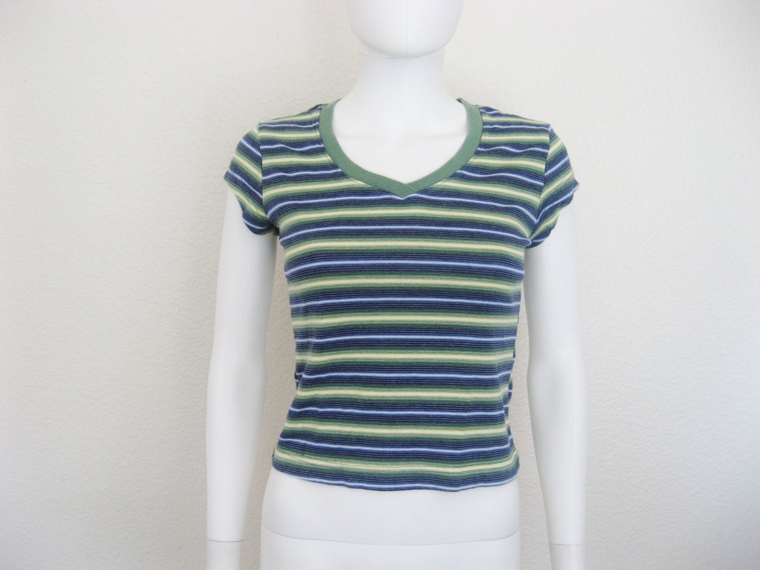 90s Striped v neck T-shirt