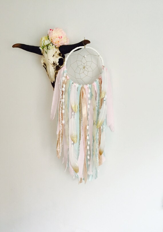 Rosa und gold traumfänger dreamcatcher wandbehang von bohemianblush