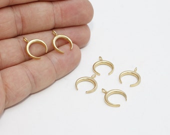 10 Pcs Raw Brass Horn Charms, Horn Pendant, Moon Pendant , 13x15mm , SOM201
