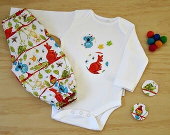 Aussie animals clothing. Kangaroo and Koala baby 2 piece. Unisex bodysuit and harem pants. Gender neutral baby set. Australian animals set.