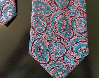 Dion 37049 Boy's Tie - Paisley Tear Drop - Red/Powder
