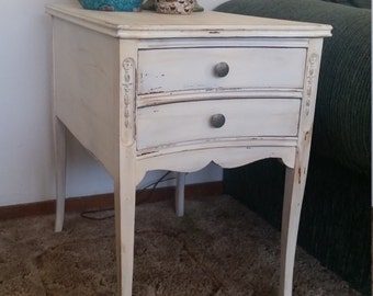 Vintage nightstand/end table