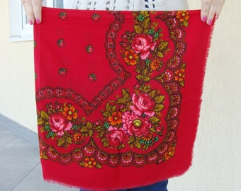 Floral scarf Russian scarf Red shawl Ukrainian shawl Red scarf Vintage shawl Wool Shawl Babushka scarf Shawls Scarves Soviet vintage USSR