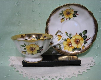 QUEEN ANNE TEACUP & Saucer - Wild Yellow Roses, c.1950's