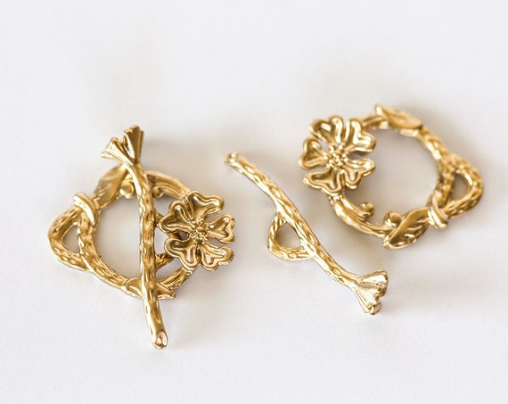 Dating jewelry findings
