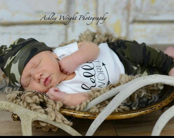 Hello world outfit / Camo outfit / baby boy outfit / baby boy gift / Camo leggings / Camo beanie / hello world onesie / baby boy Camo outfit