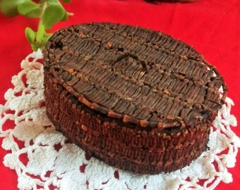Vintage Folk Art Clove Basket