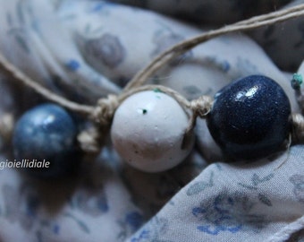Long necklace with ceramic pearls white/blue