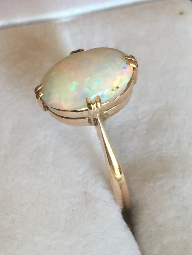 Antique 9ct Rose gold & Opal ring